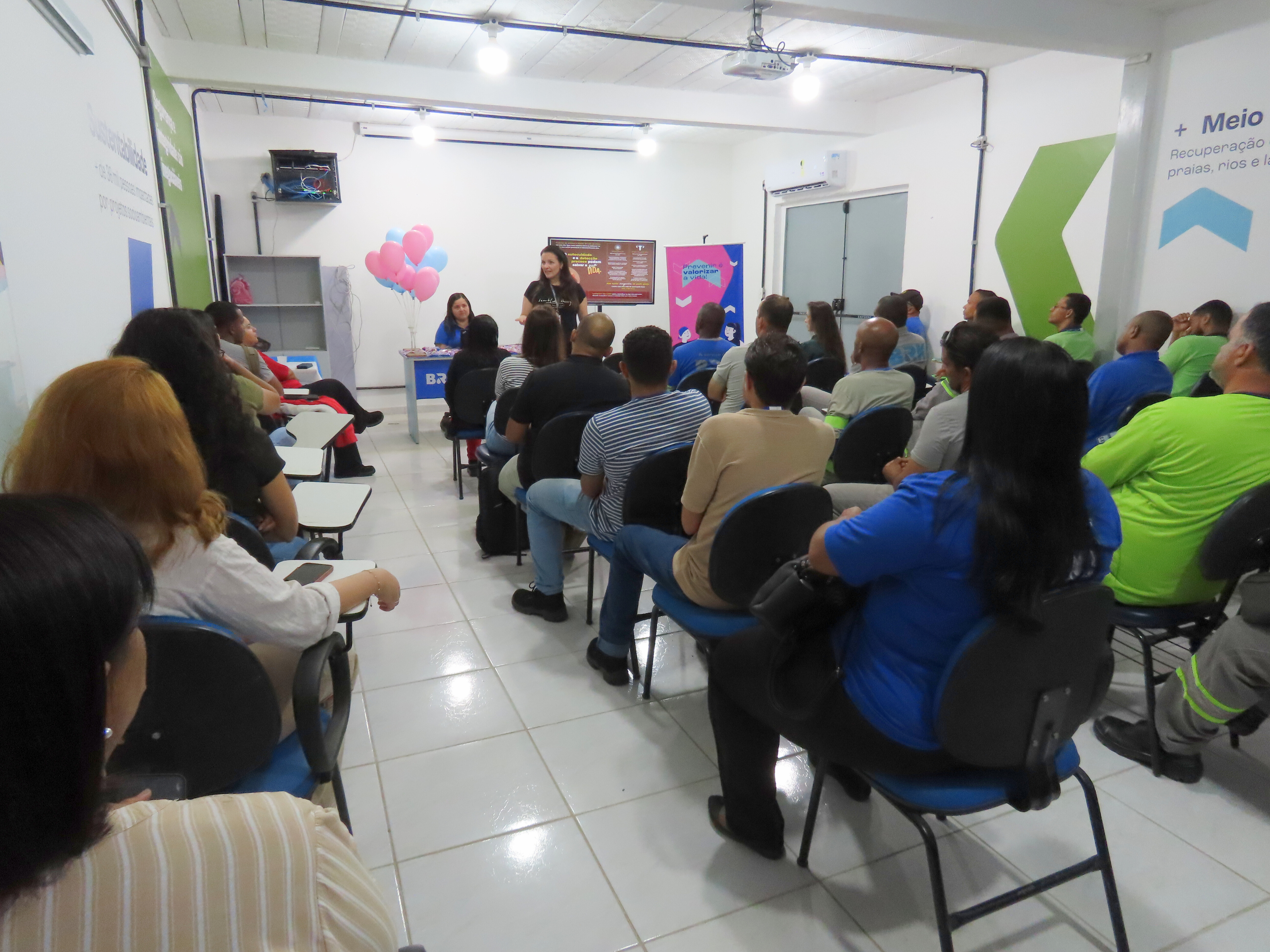 BRK promove palestra sobre Outubro Rosa e Novembro Azul para reforçar cuidados com a saúde dos colaboradores