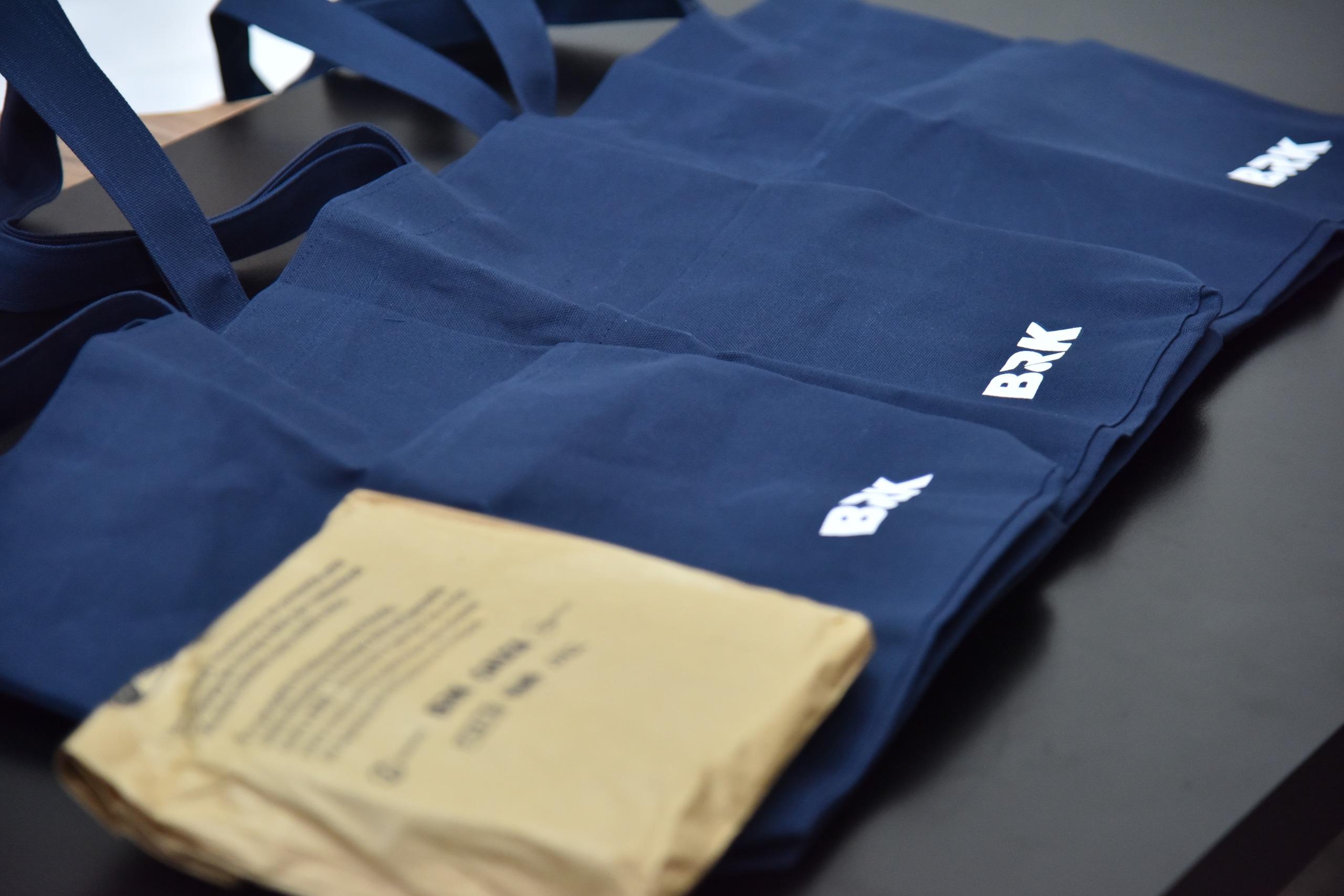 BRK doa 16 mil ecobags para famílias carentes e promove geração de renda para costureiras em Goiás