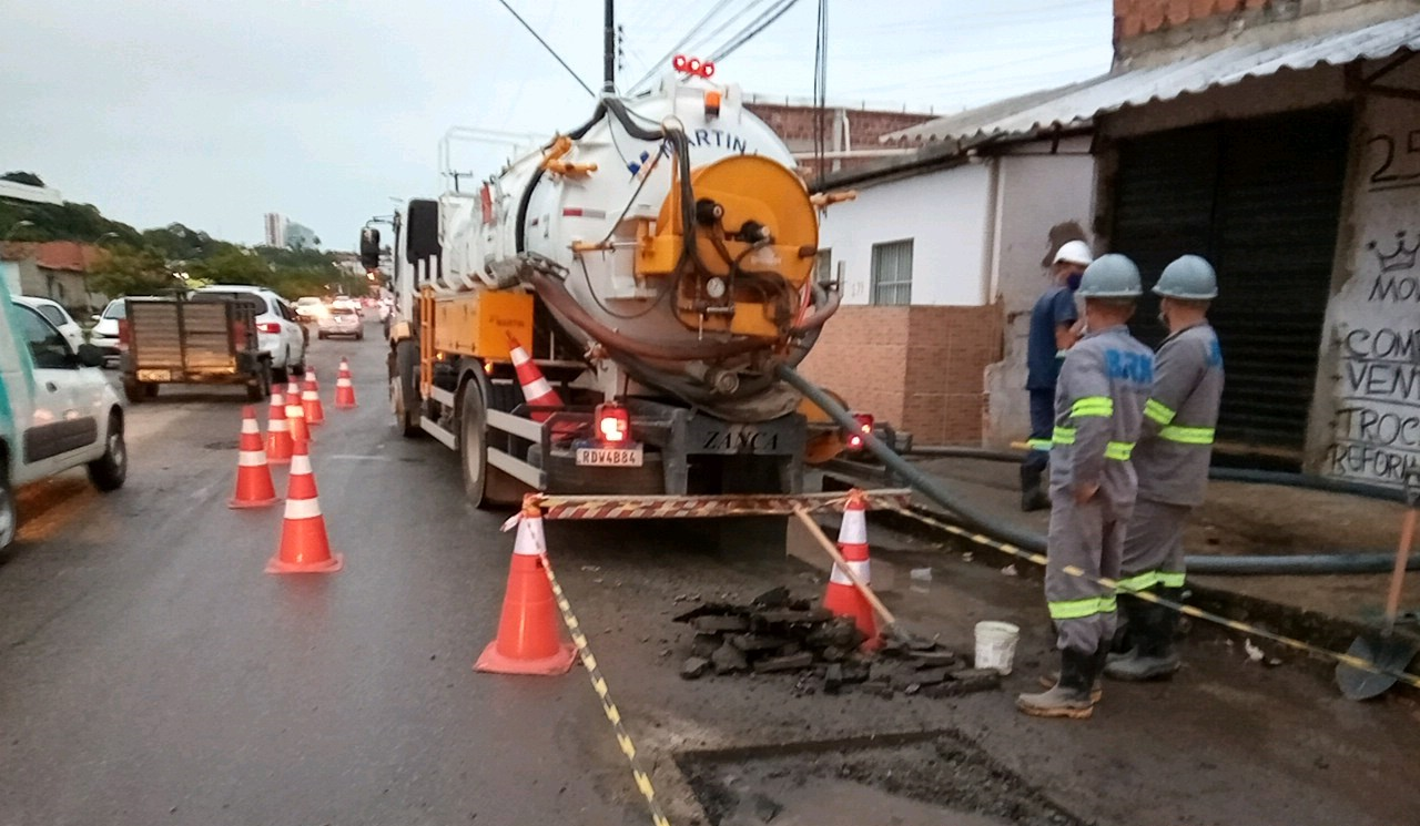 DESOBSTRUÇÃO DE ESGOTO
